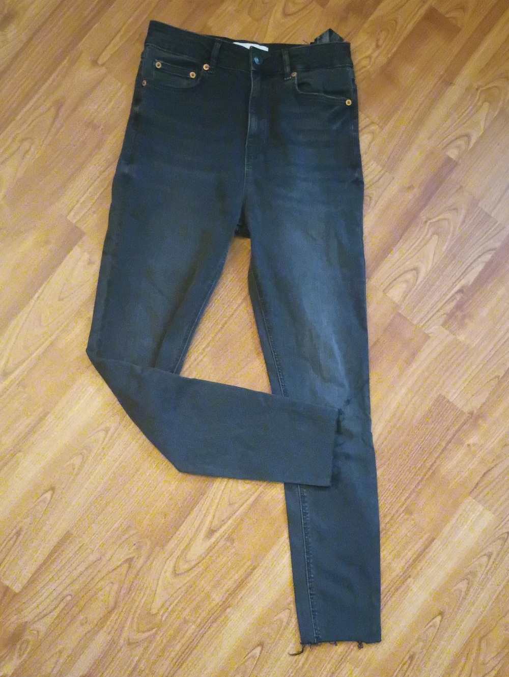 Zara Black Skinny Jeans with Subtle Fade